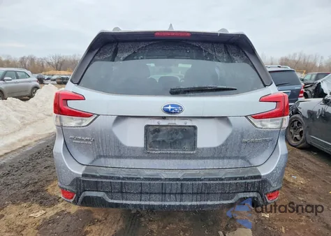 2020 Subaru Forester Premium z USA, uszkodzony, nr VIN JF2SKAJC7LH429368